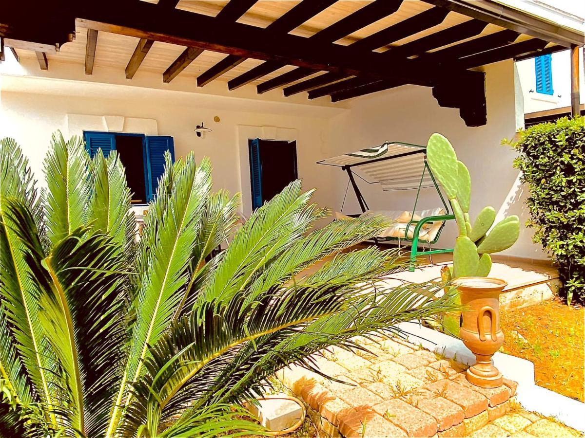 Villa In Villaggio Порто-Чезарео Экстерьер фото
