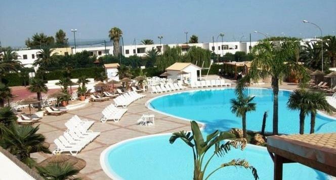Villa In Villaggio Порто-Чезарео Экстерьер фото